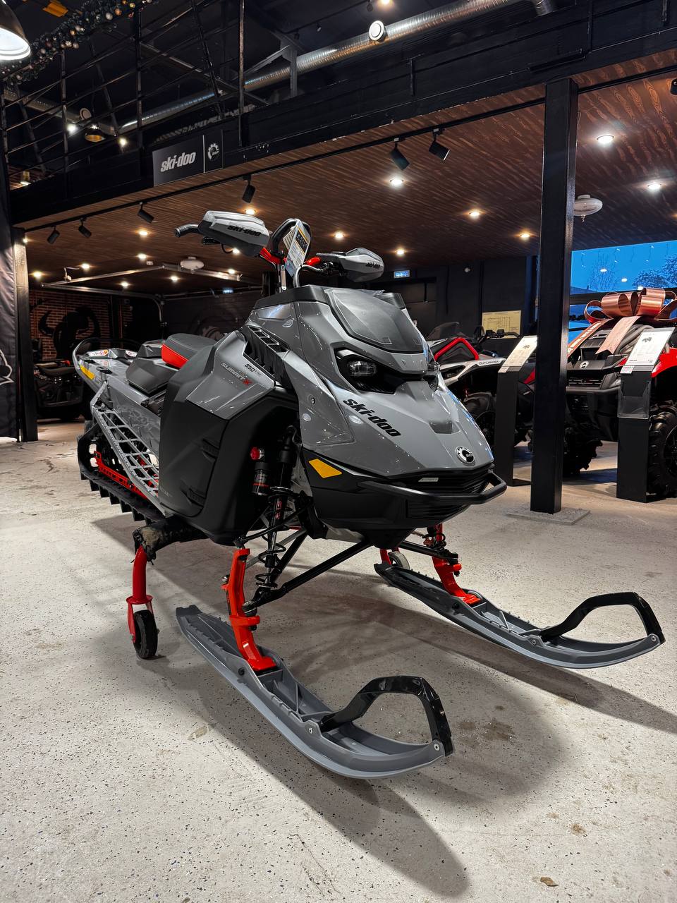 SKI-DOO Summit X with Expert Package 154 850 E-TEC 2026