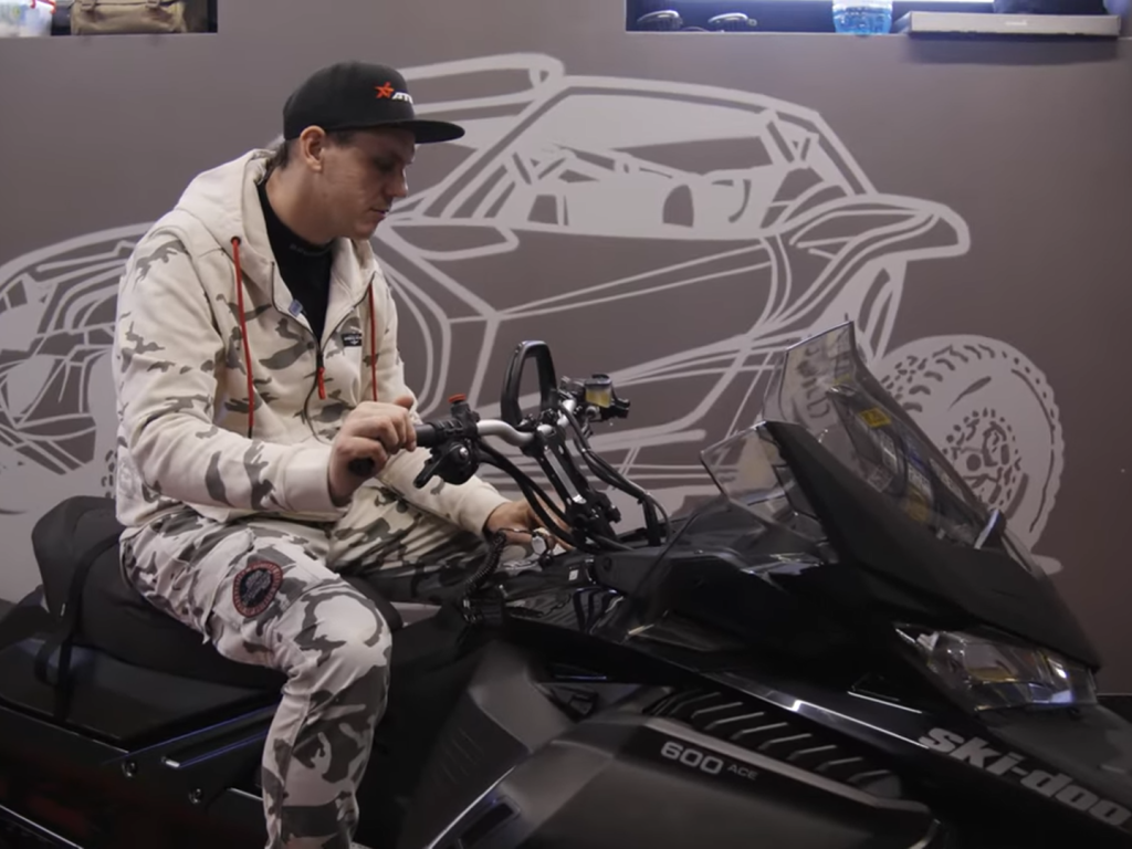 Проверка тормозной системы снегохода после сезонного хранения