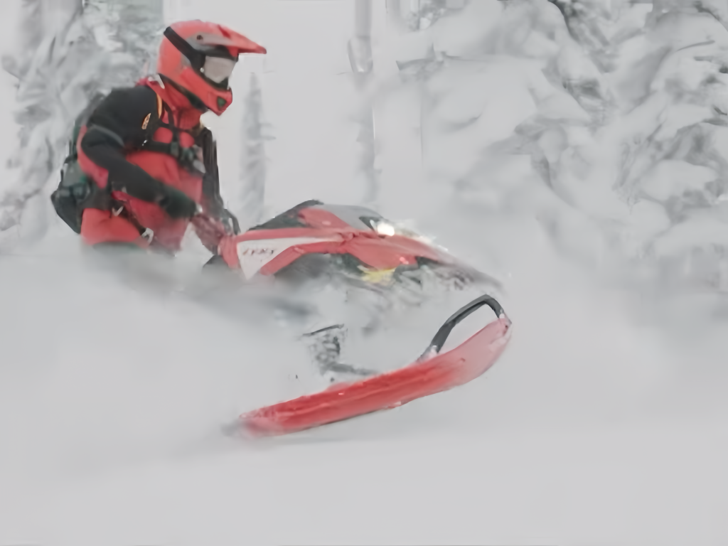 Горный снегоход для экстремального вождения