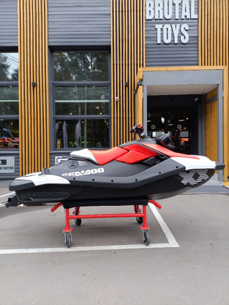 SEA-DOO Spark Trixx 1up