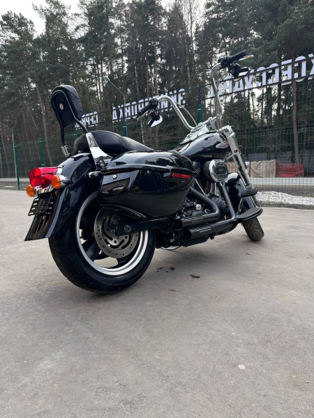 Harley-Davidson FLD Switch 2016