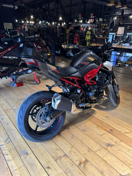  Каwasаki Z900 2025