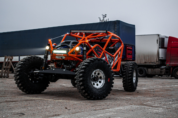 Constrictor MS RockRacer 4,3L 300HP Orange