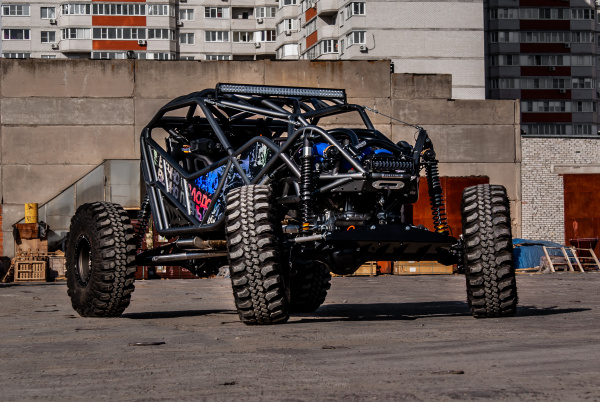 Rockracer 4,3L 300HP