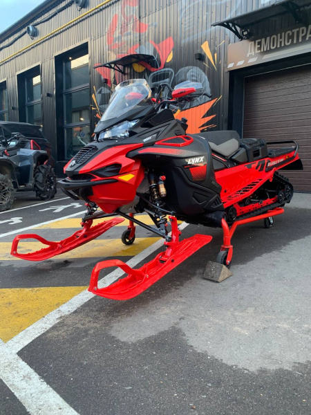 LYNX Brutal RE 850 E-TEC 2025 VIP LYNX Brutal RE 850 E-TEC 2025 VIP