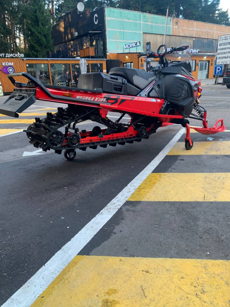 LYNX Brutal RE 850 E-TEC 2025 VIP LYNX Brutal RE 850 E-TEC 2025 VIP