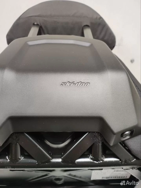 Сиденье с высокой спинкой BRP Ski-doo