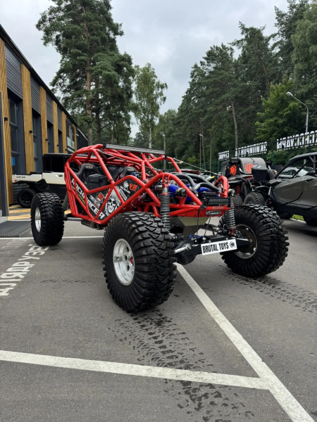 Constrictor MS RockRacer 4,3L 300HP Red
