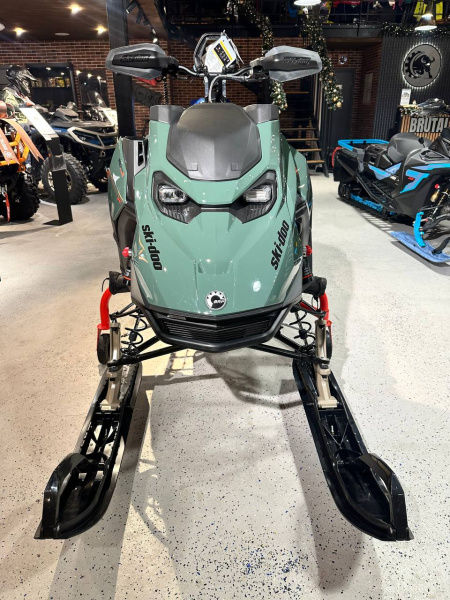 SKI-DOO Summit X with Expert Package 165 850 E-TEC Turbo R 2026 с ЭПСМ