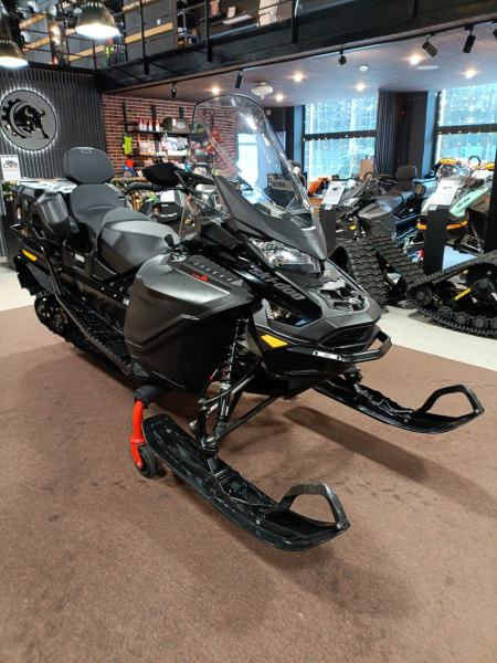 SKI-DOO Expedition SE 900 ACE Turbo R 2023 SKI-DOO Expedition SE 900 ACE Turbo R 2023