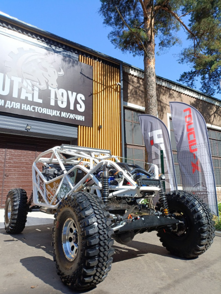 Rockracer 4,3L 300HP