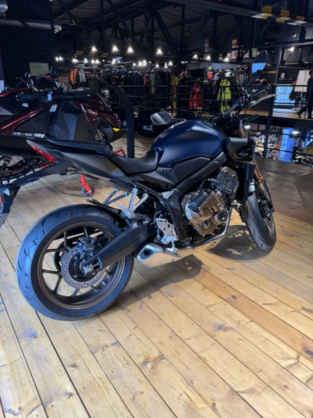 Honda CB650R E-Clutch 2026 ABS