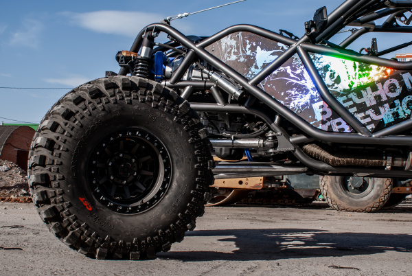 Rockracer 4,3L 300HP