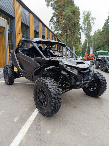 CAN-AM MAVERICK R X-RS Smart-Shox 2025