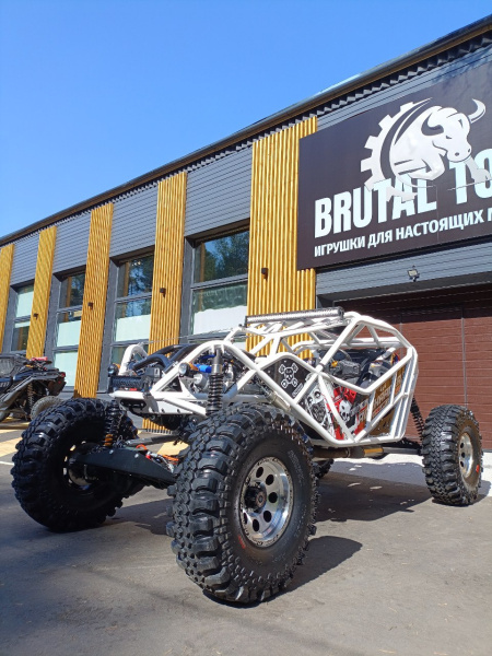 Rockracer 4,3L 300HP