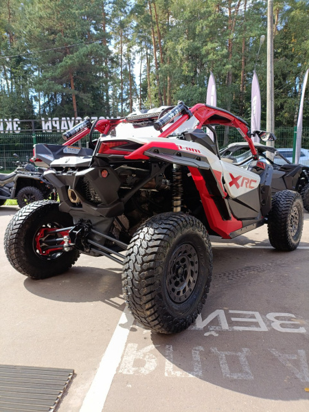 CAN-AM Maverick X RC