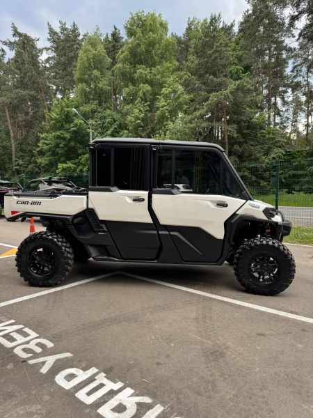 CAN-AM Defender MAX Limited HD11 2026