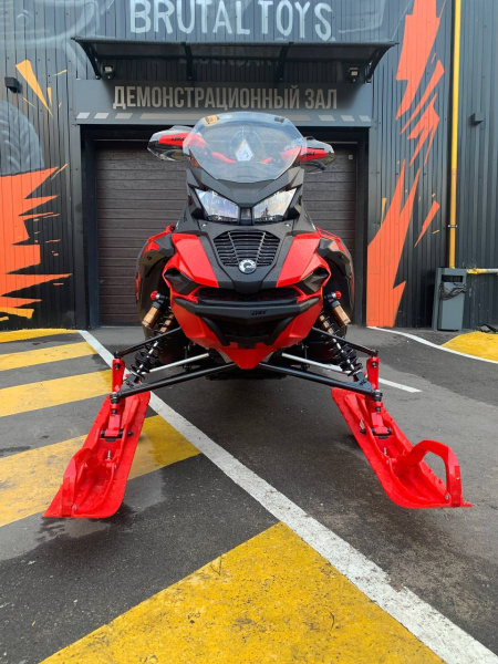 LYNX Brutal RE 850 E-TEC 2025 VIP LYNX Brutal RE 850 E-TEC 2025 VIP