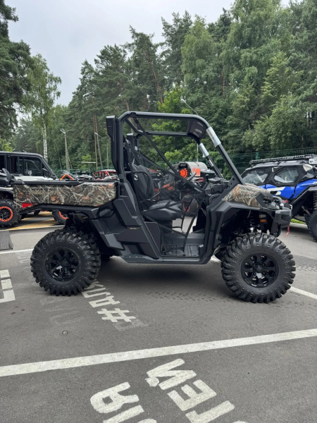 CAN-AM Defender XMR HD11 with half-doors 2026