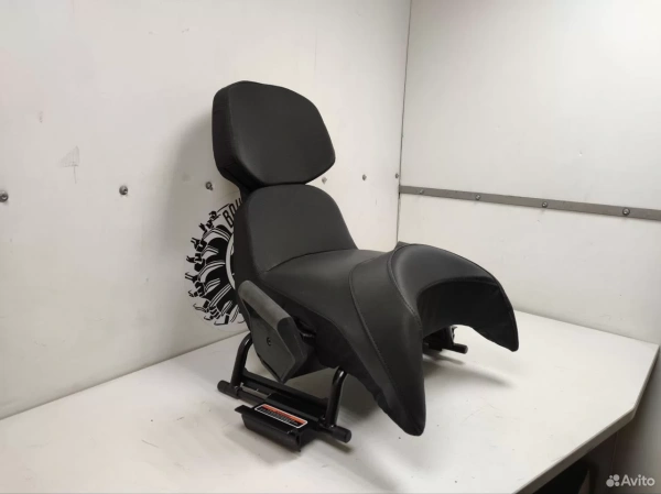 Сиденье с высокой спинкой BRP Ski-doo