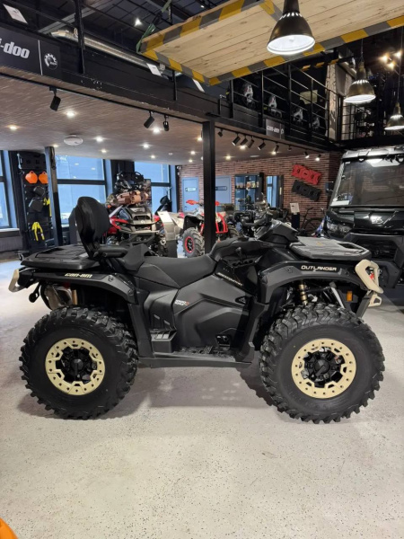 CAN-AM Outlander MAX Backcountry 1000R 2026